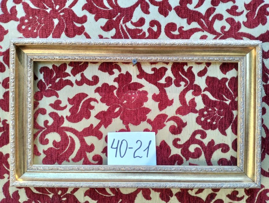 Рамки для картин,багато рамок.