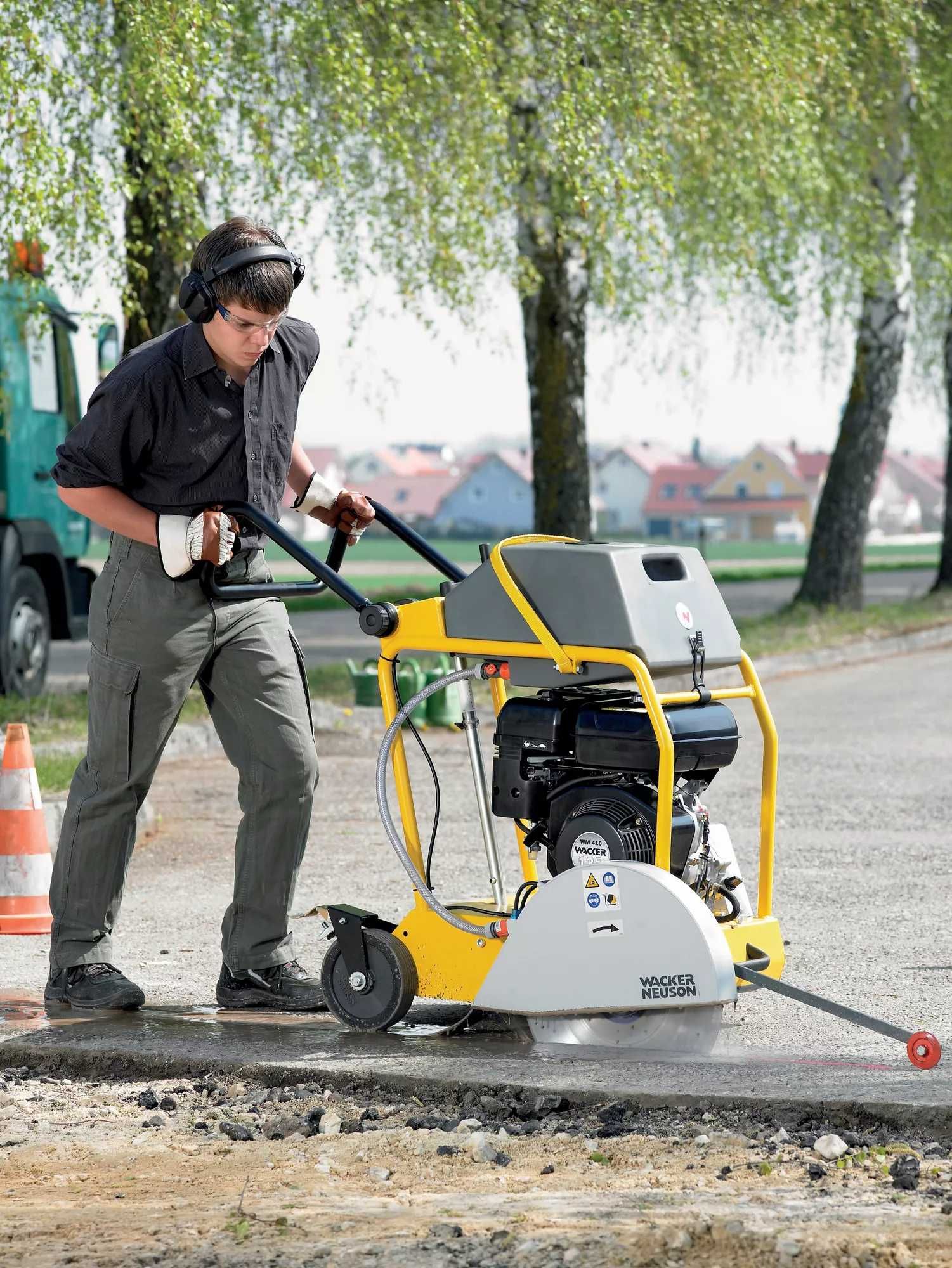Jezdna przecinarka spalinowa Wacker Neuson BFS 1345 (450 mm)