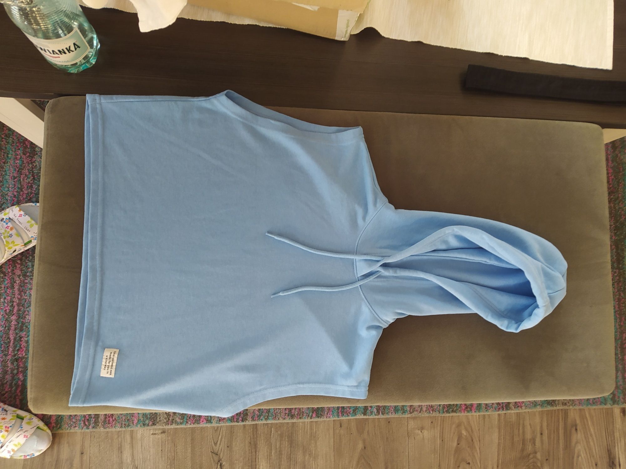 Niebieska bluza bez rękawów z kapturem H&M, rozmiar S