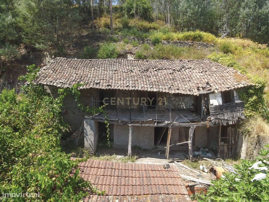 Moradia para Reabilitar, em Vila Nova de Poiares, com Vista para a Mon