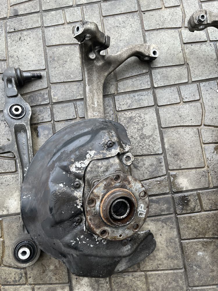 Поворотні кулаки ричаги Audi A6 C6