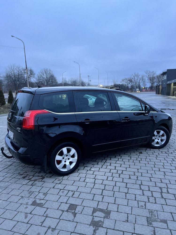 Peugeot 5008 2012