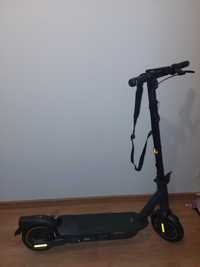 Hulajnoga elektryczna SEGWAY Ninebot KickScooter Max G2