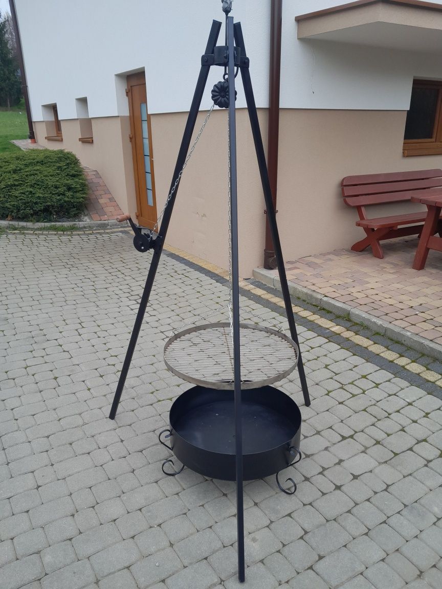 Grill ogrodowy trójnóg 60cm