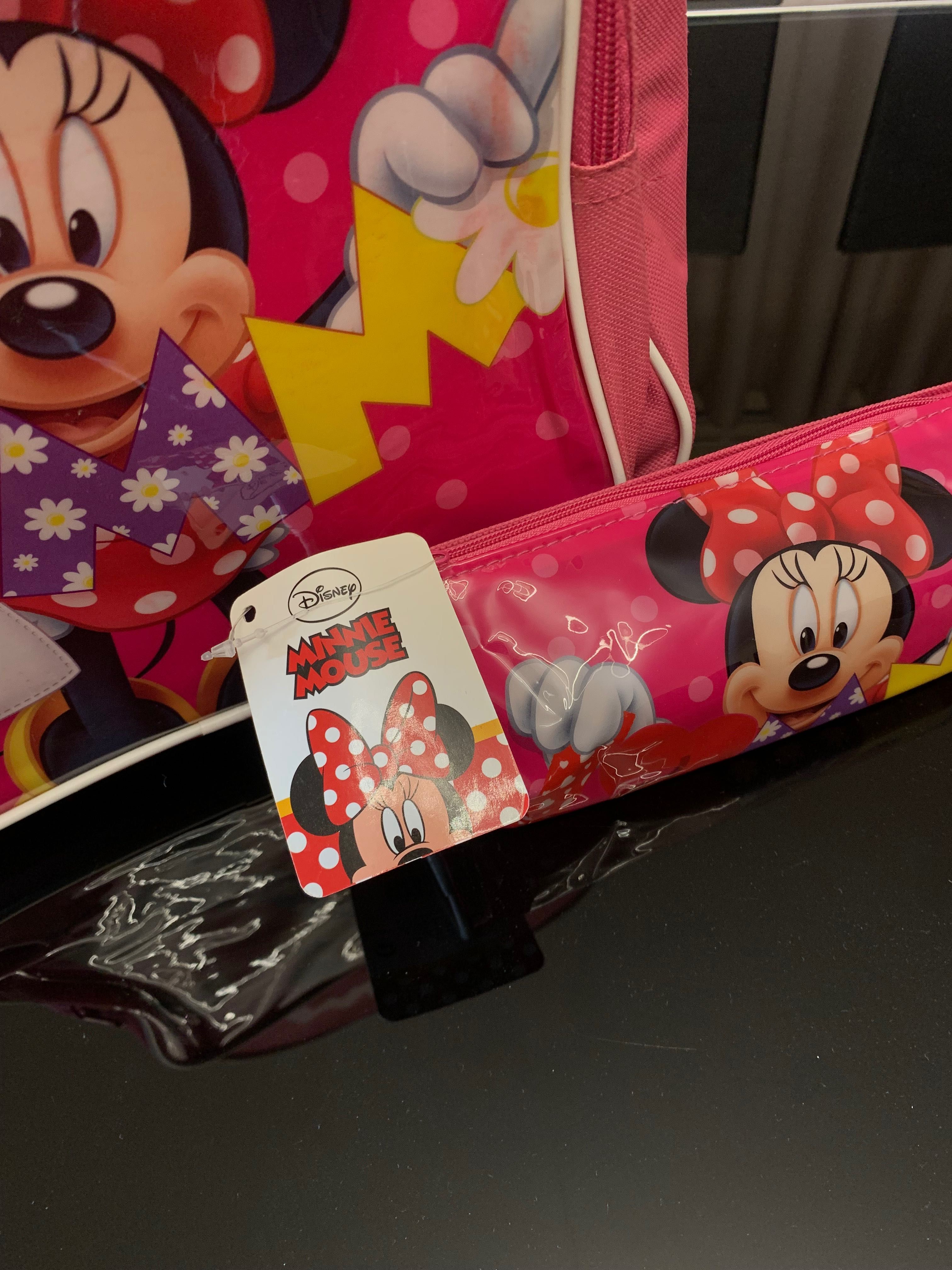 Mochila e estojo novos, com etiqueta