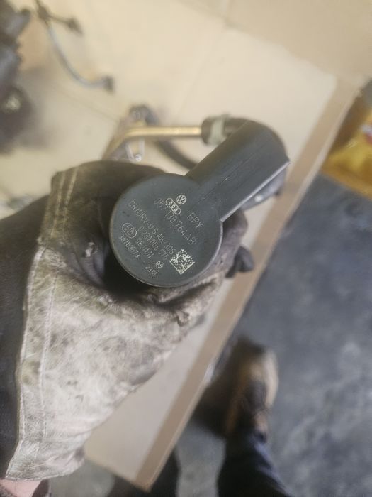 Audi a6 c6 2.0 tdi caddy seat listwa wtryskowa