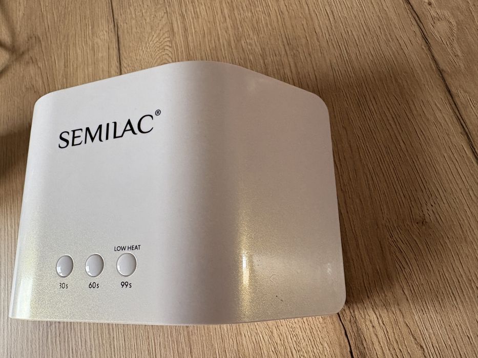 Lampa semilac do paznokci