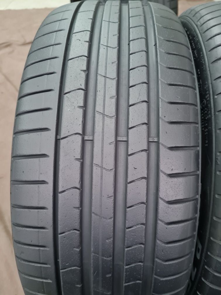 225/40R19 Pirelli P ZERO.