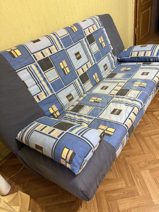 Продам диван на ламелях