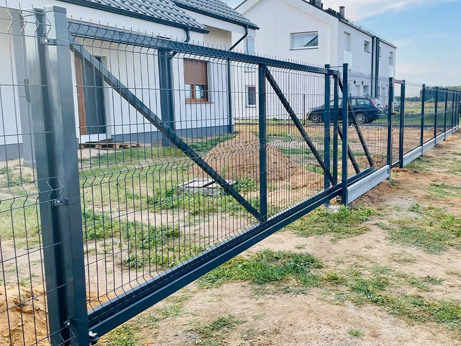 Brama przesuwna panelowa 1,23 x 4 m Ral 7016
