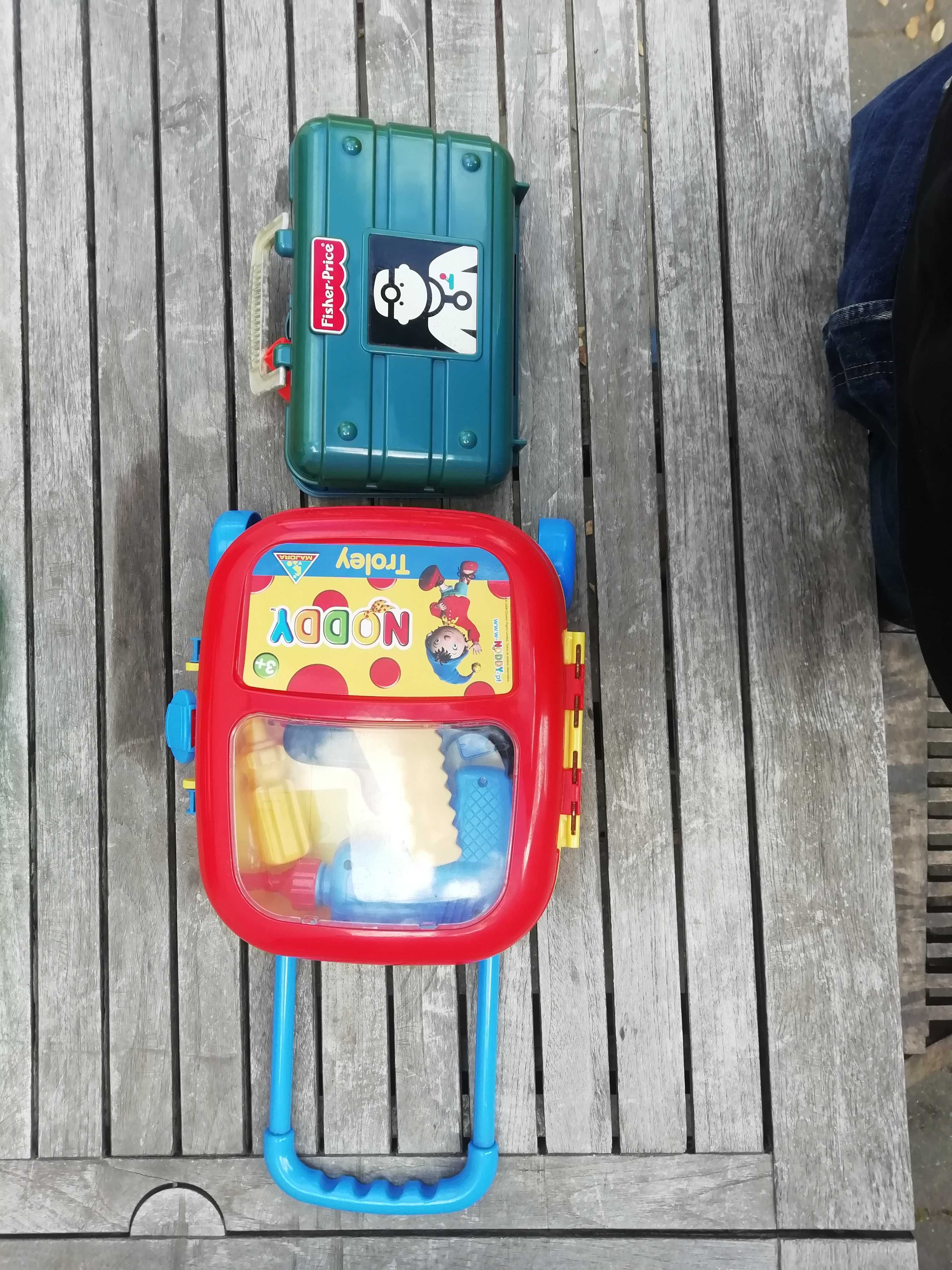 Brinquedos - 2 kits (ferramentas + aparelhos médicos). Para crianças