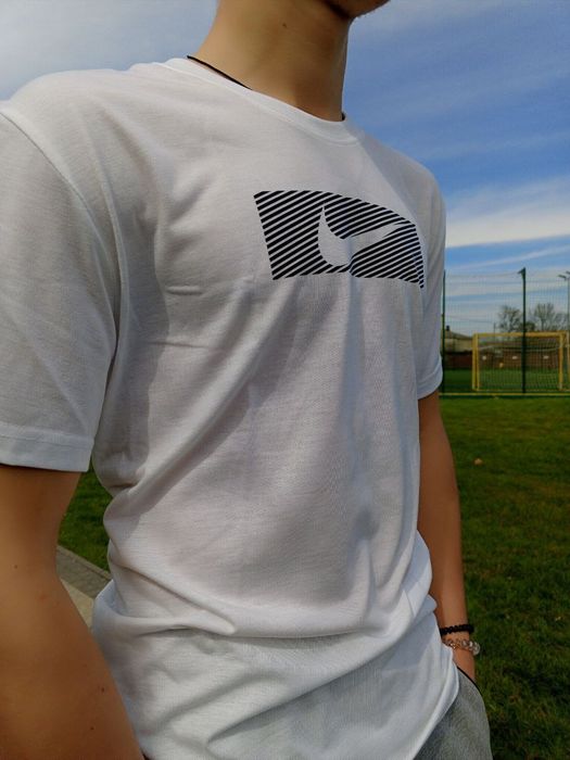 Футболка Nike...