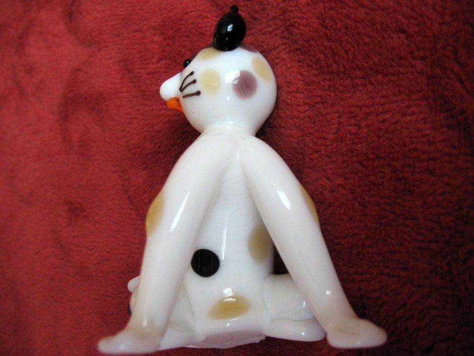 Kot - elegancik - figurka ze szkła w stylu M - 7 x 5 x 5 cm