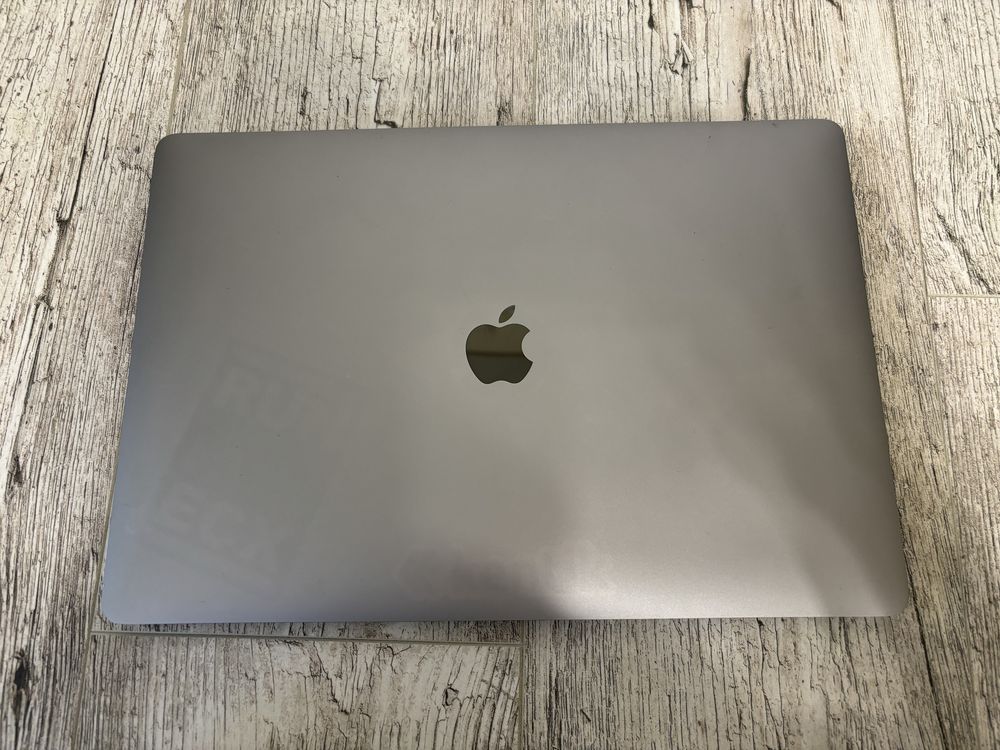 Macbook Pro 15 A1707 2017 3.1Ghz/16/500 Radeon Pro 560 4GB 61 цикл