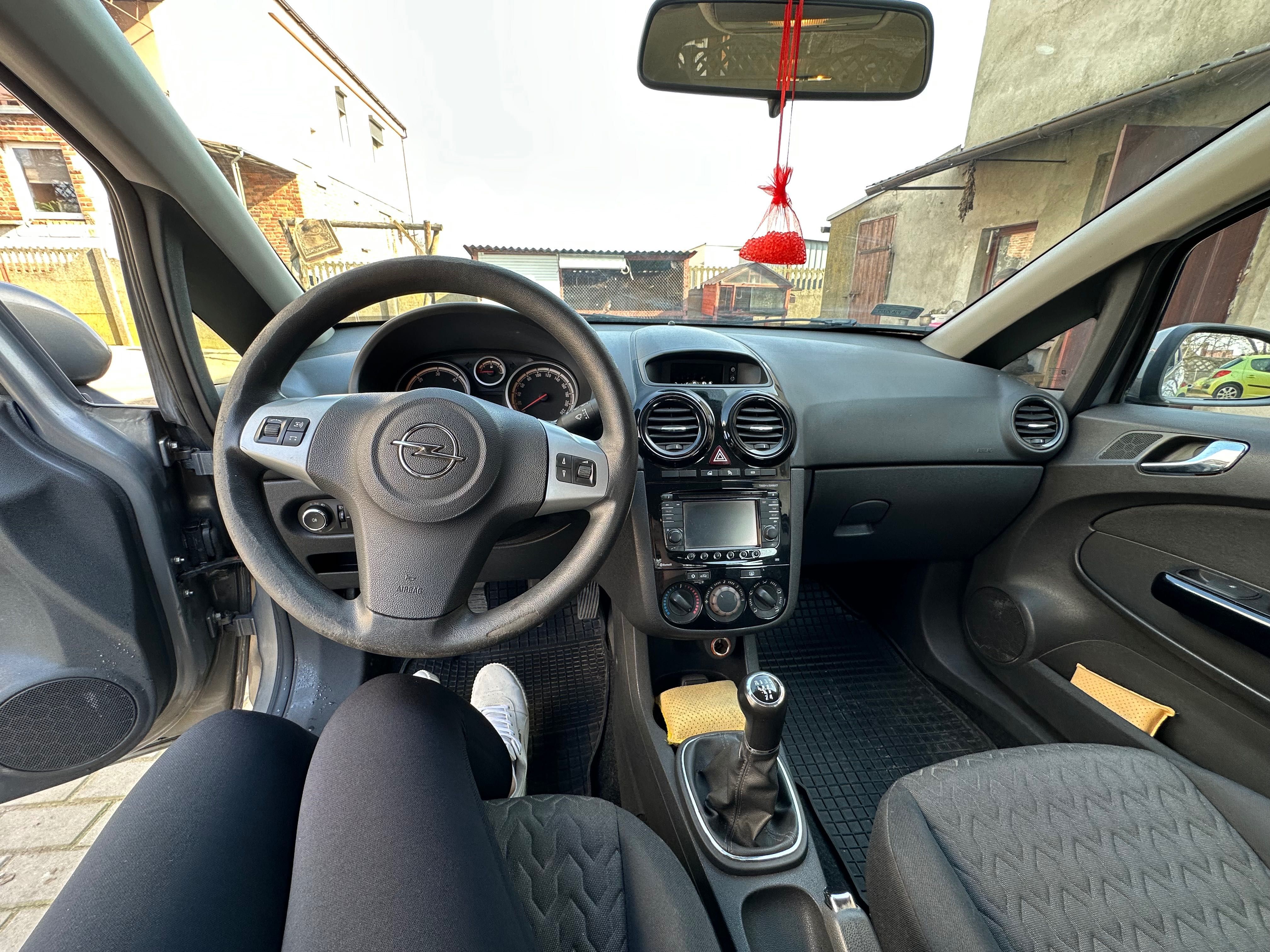 Opel Corsa D 2013r. 1.3 EcoTEC 95KM
