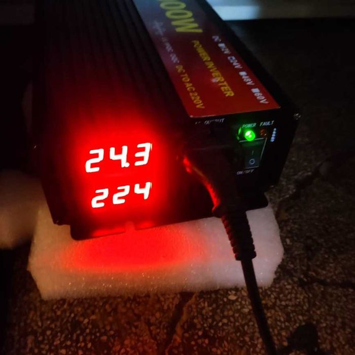 Inversor solar, Display LCD, DC 12V 
24V a 220V ac 5000W novo