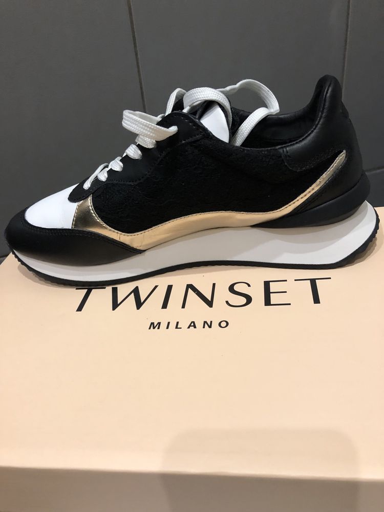 Продам шкіряні кросівки TWINSET