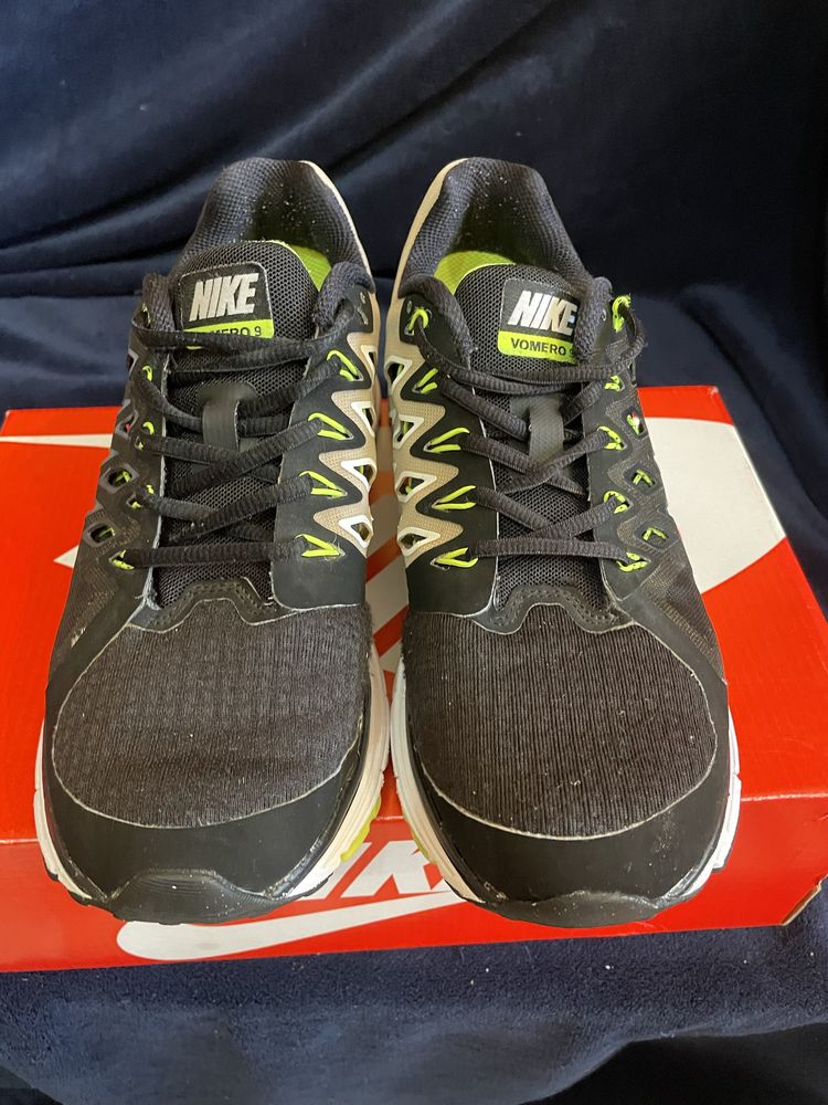 Nike zoom Vomero 9 42(265) оригінал