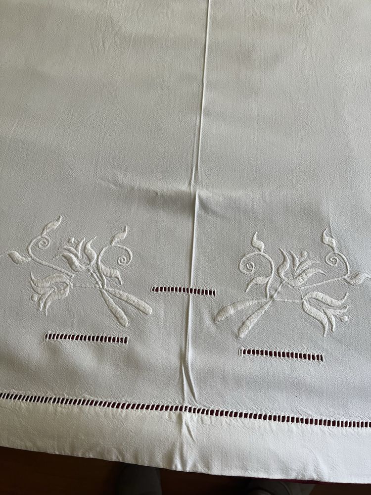 Lençol antigo bordado