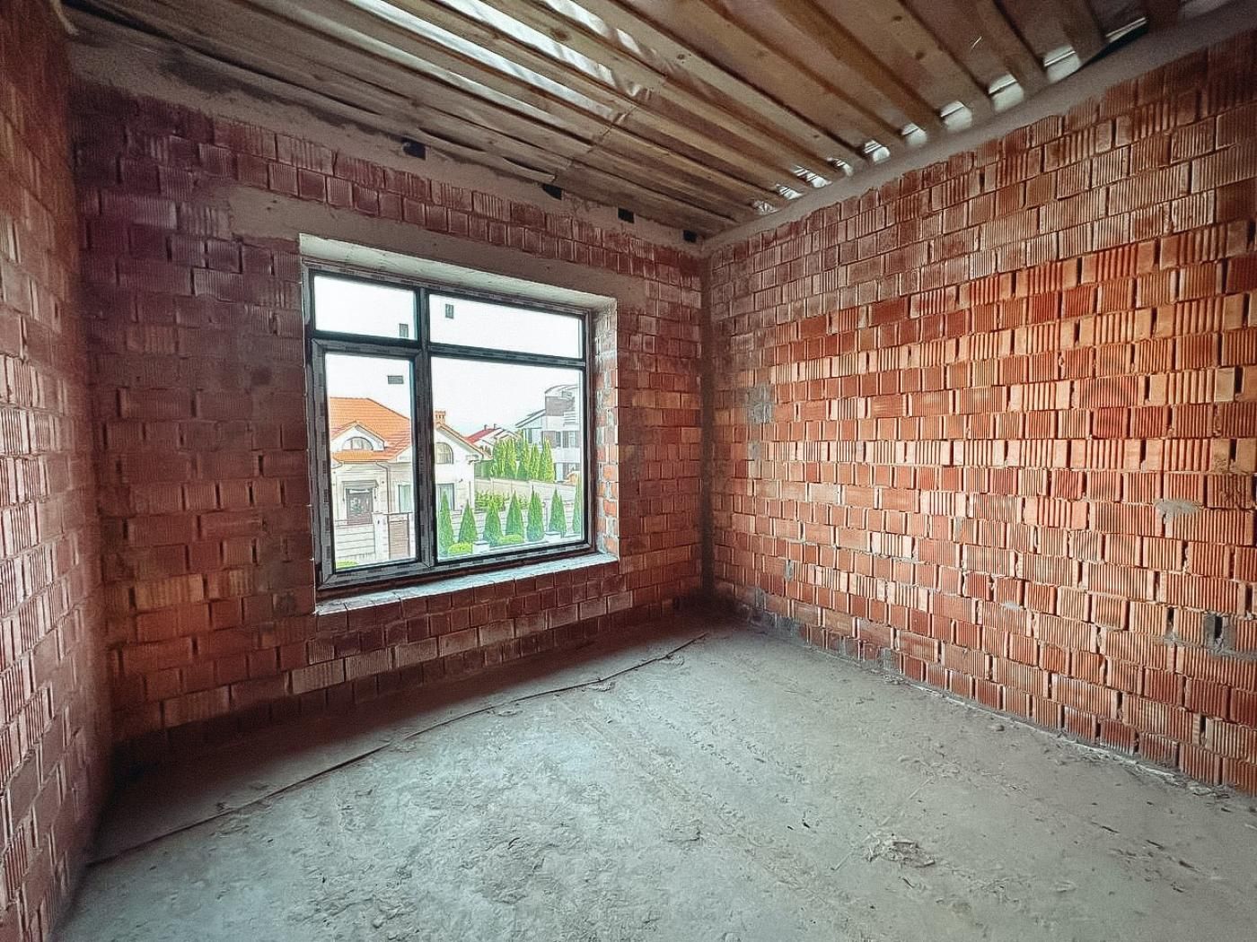 Кирпичный ДОМ в Совиньоне-2, 170м², 5 соток