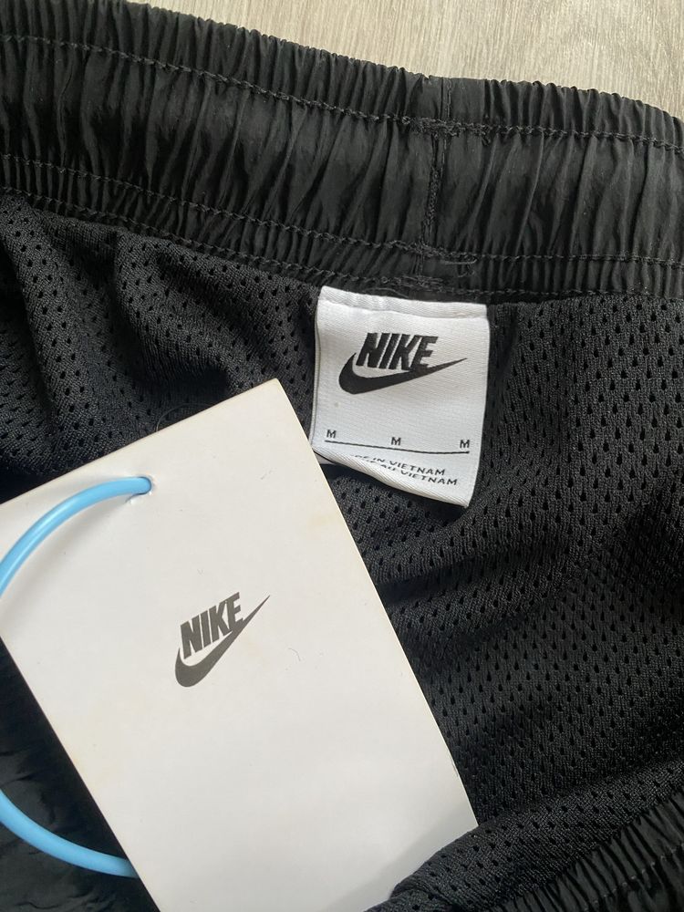 Нові нейлонові Nike swoosh