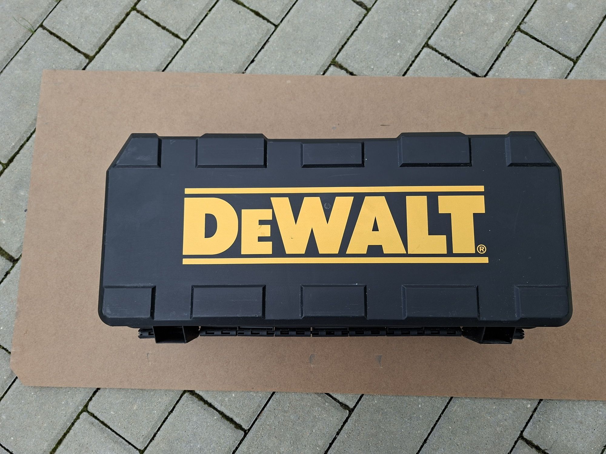 Nowa szlifierka kątowa 125mm DeWalt 1200W kufer tarcza diamentowa