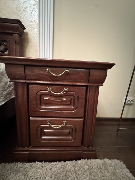 Продаються спальні меблі у відмінному стані!