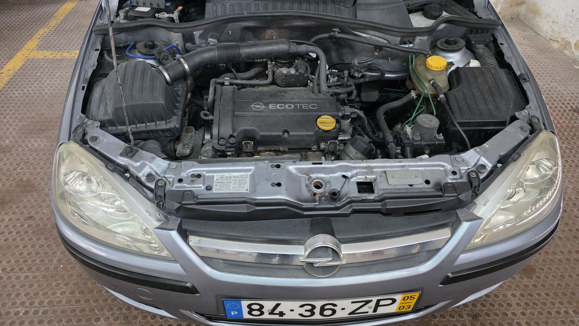 Opel corsa 1.2 16 v