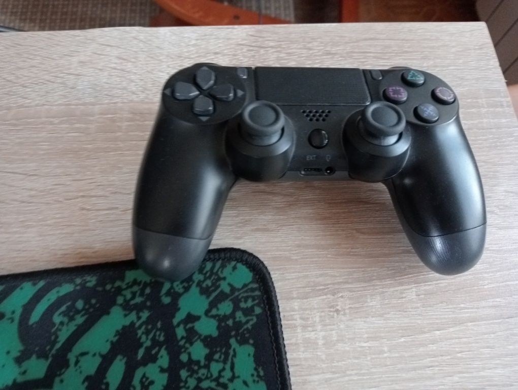 Witam mam na sprzedaż ps 4 slim nie odbieram telefonów  proszę pisać