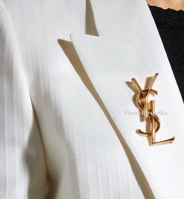 Broszka w stylu YSL złota luksusowa biżuteria old money, strukturalna