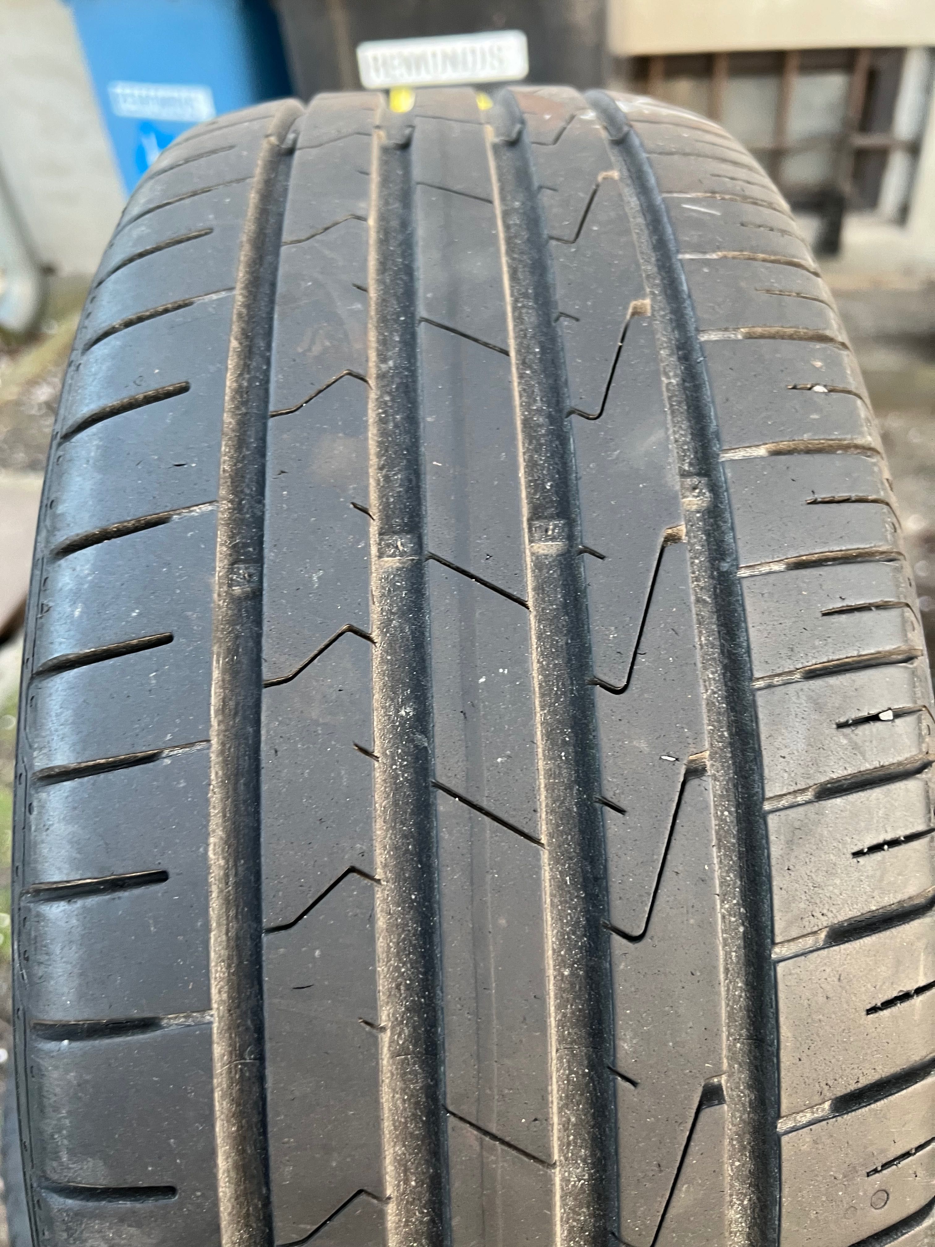 Opony 205/45r16.