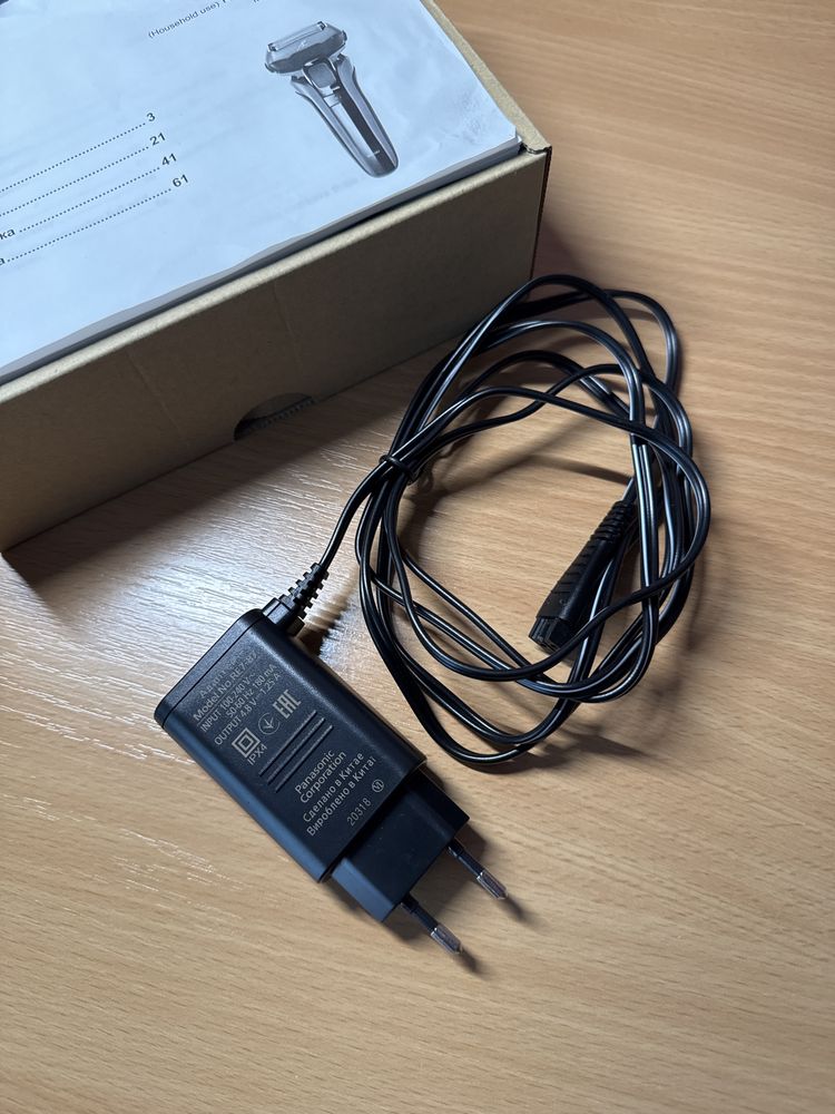 Електробритва Panasonic ES-LV6U-K820