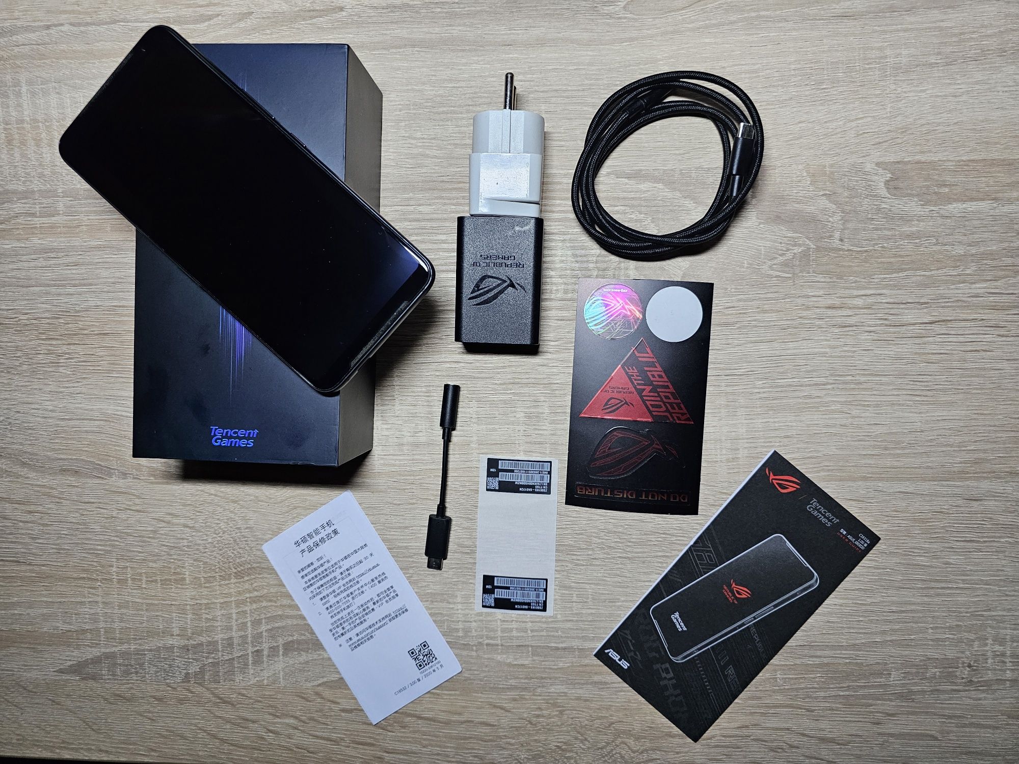 Смартфон Asus ROG Phone 3 12/128Gb + подарки