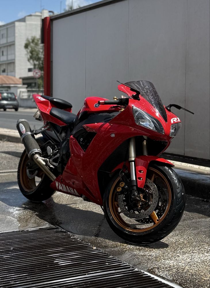 Yamaha R1 injeção