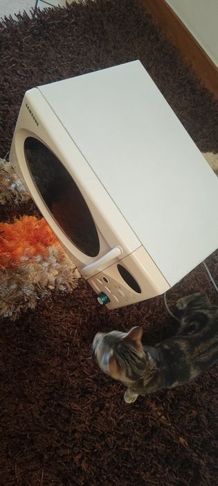 Vendo microondas em muito bom estado .