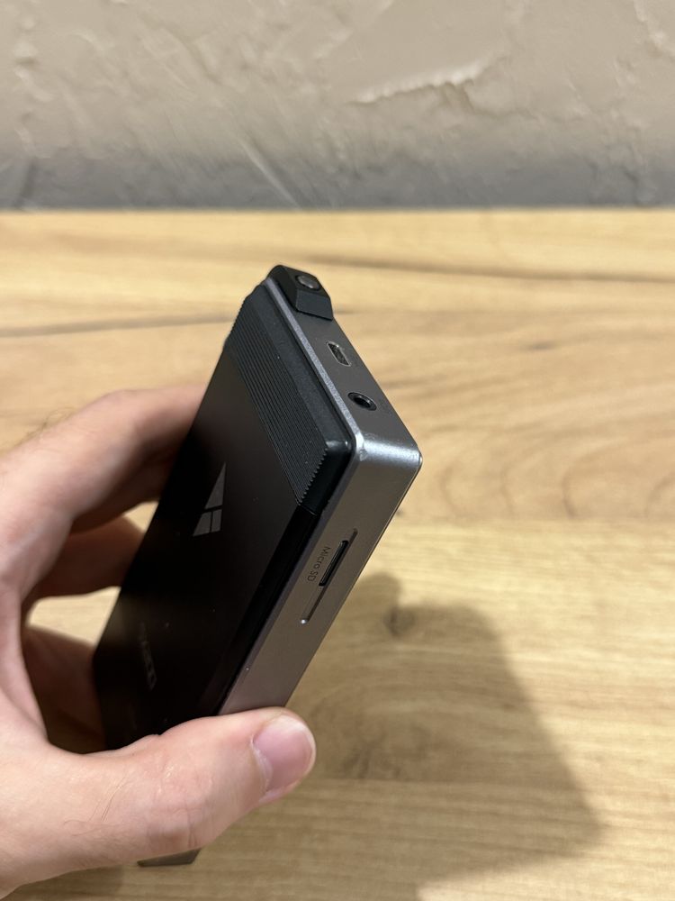 iBasso DX200 з підсилювачем AMP1 та чохлом