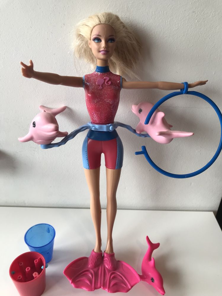 Barbie Trenerka Delfinów Mattel