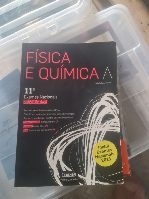 Livros de preparação para exames biologia e quimica