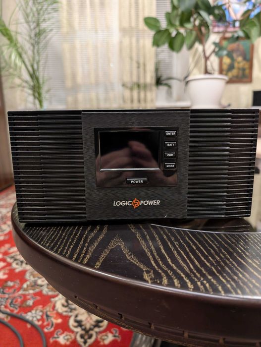 Джерело безперебійного живлення 12V LPM-PSW-1500VA (1050Вт)