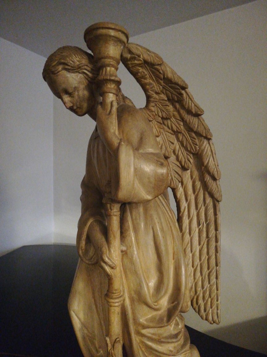 Rzeźba anioł z bazylki w Piekarach Śląskich - kopia