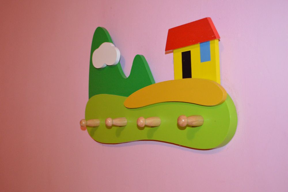 Wieszak na ubrania dziecięcy