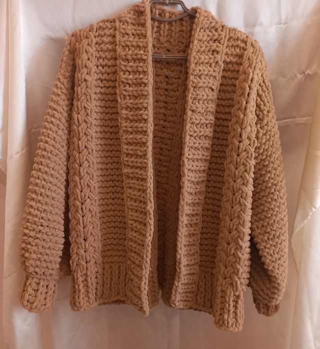 Кардиган з алізе пуфі
Дуже гарний та мягенький,чудово підійде на подар