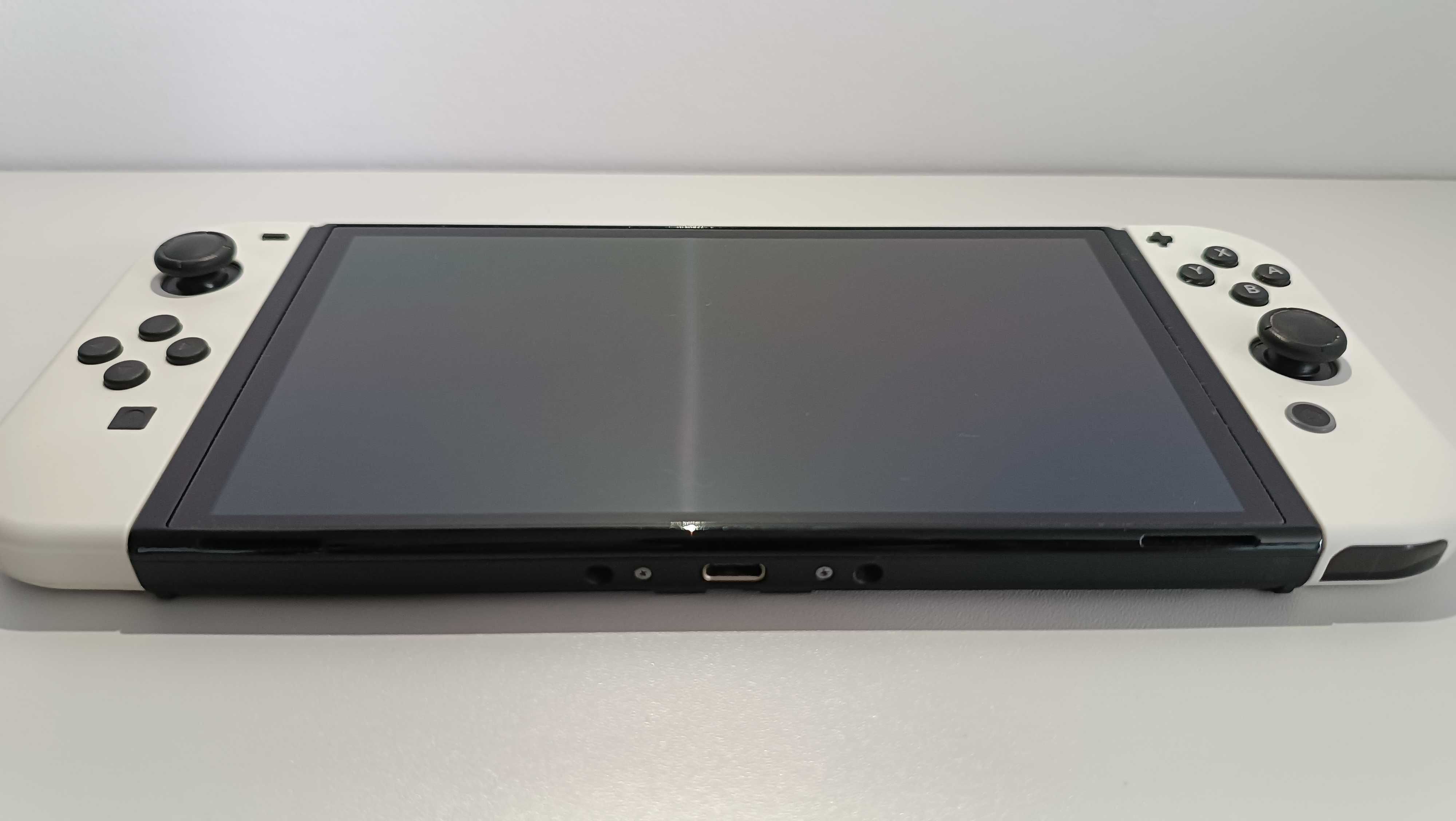 Konsola Handheld Nintendo Switch OLED Biały + 4 Gry i Utwardzane Etui
