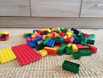 Zestaw klocków Duplo z figurkami i pojazdami