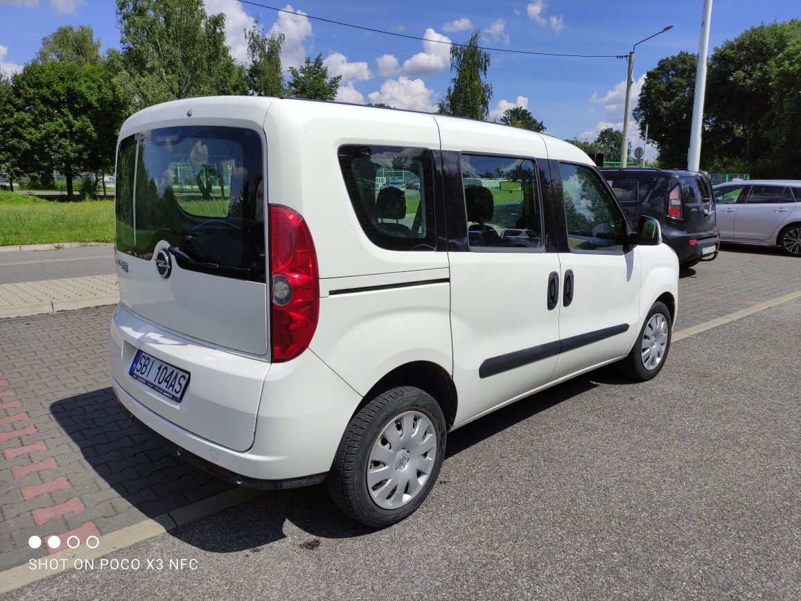 Opel Combo 1.6cdti Klima 5 osobowy grzane fotele