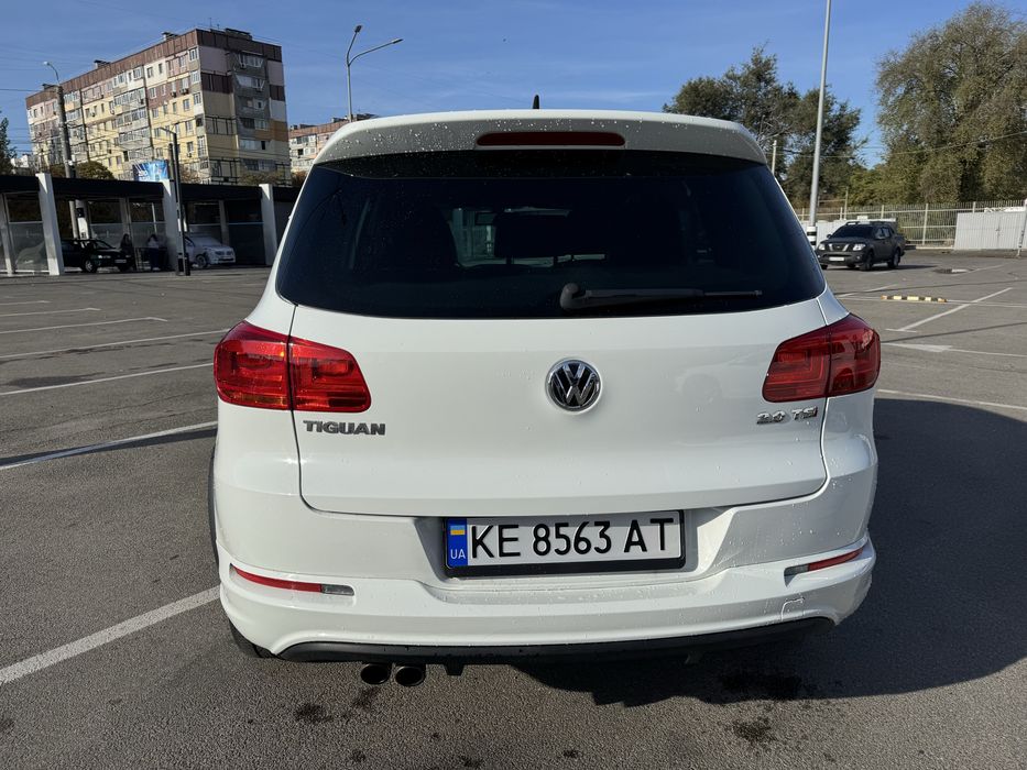 Volkswagen Tiguan SPORT R-LINE