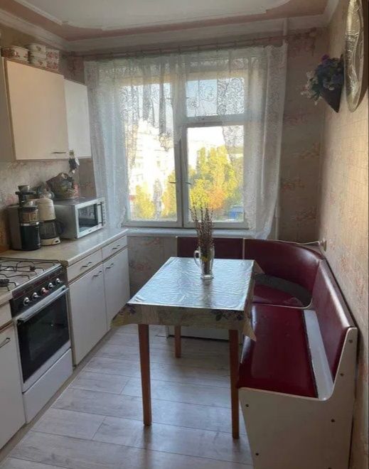 Продам 3 кімнатну квартиру просп Героїв, ж/м Победа-4