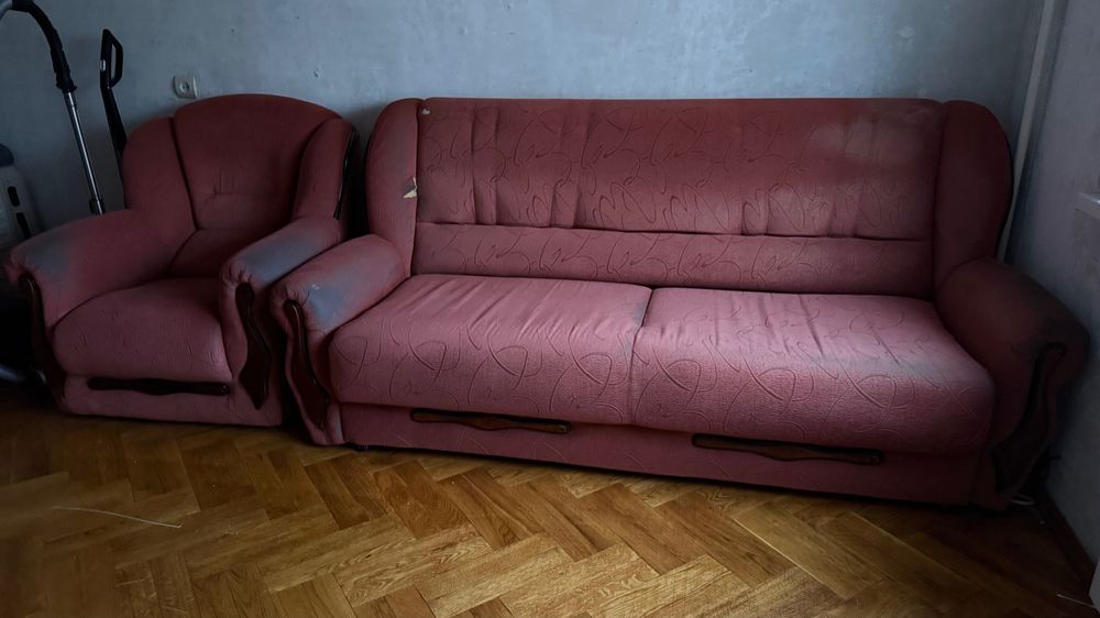 Розкладний диван та кресло