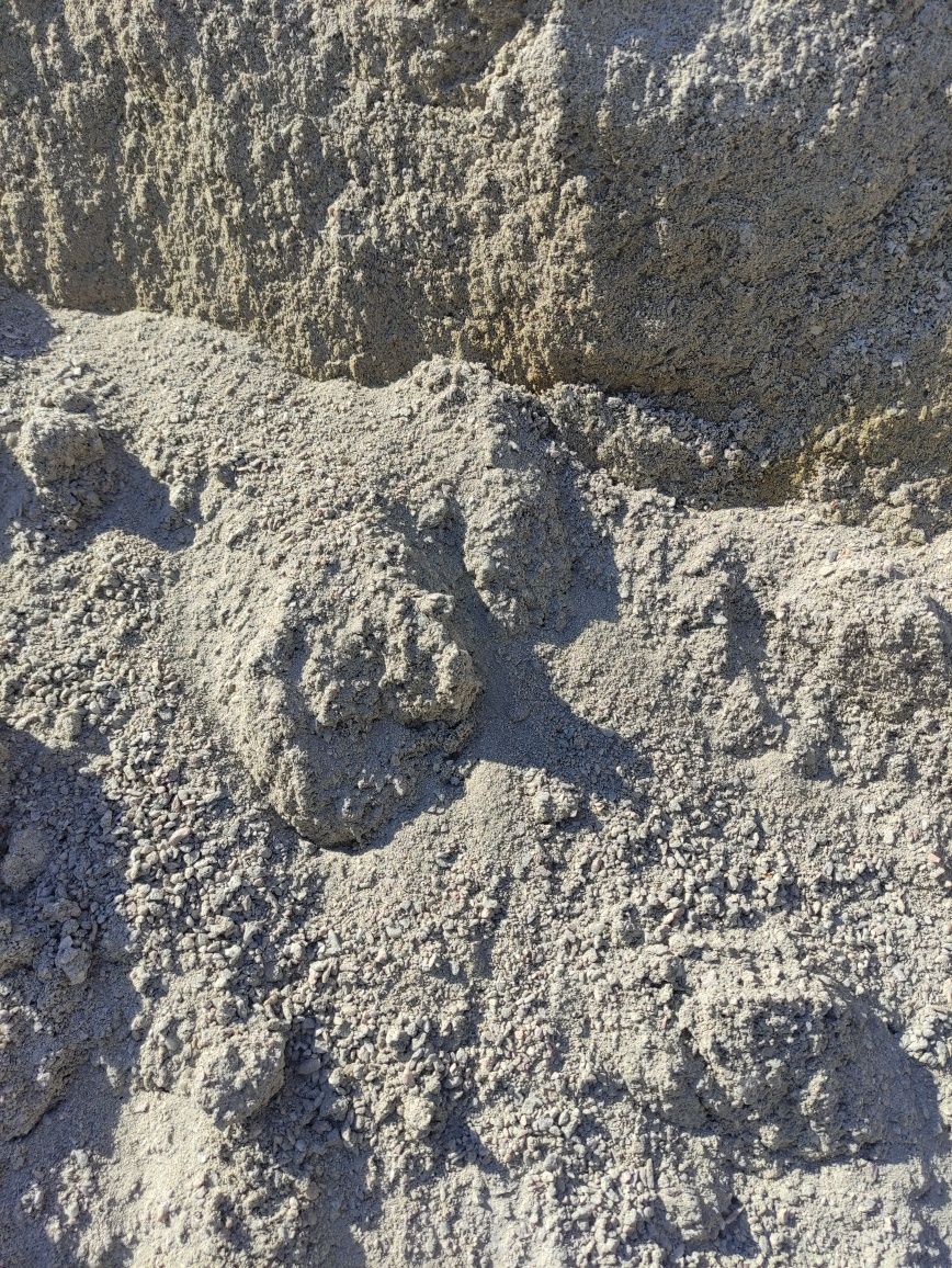 Кирпич,песок,  щебень и прочие сыпучие строймат