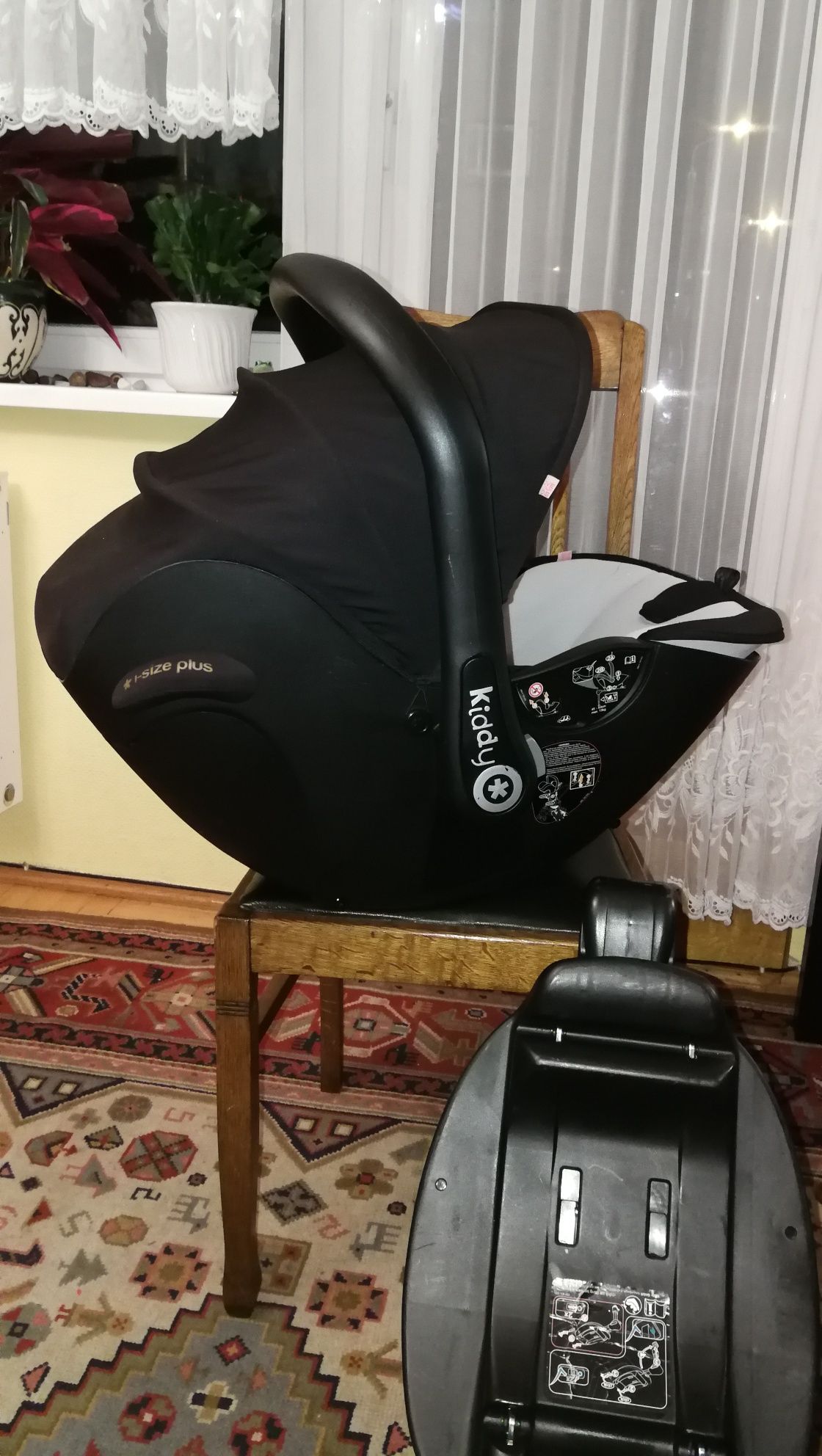 Fotelik Kiddy evoluna i-size mystics black plus baza isofix i adaptery